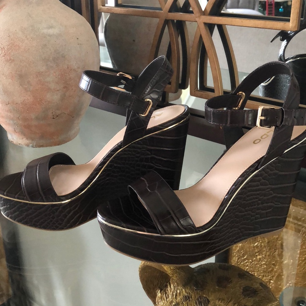 Aldo Chocolate brown wedge